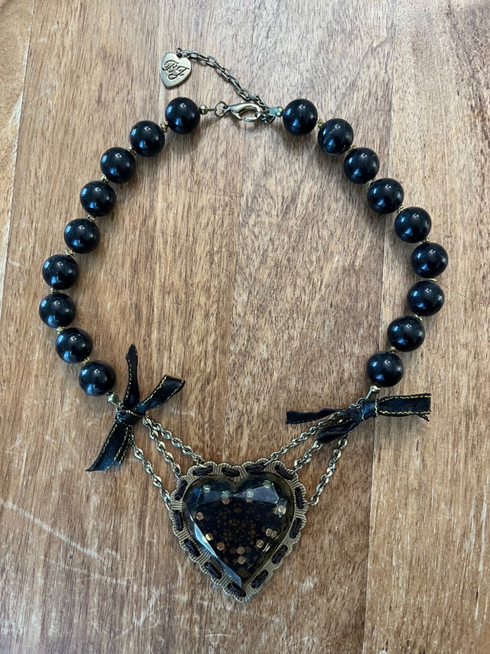 Betsey Johnson Black Peal Heart Necklace - Picture 5 of 6